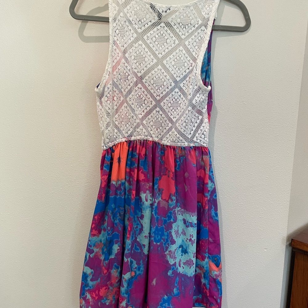 Hurley dress size medium